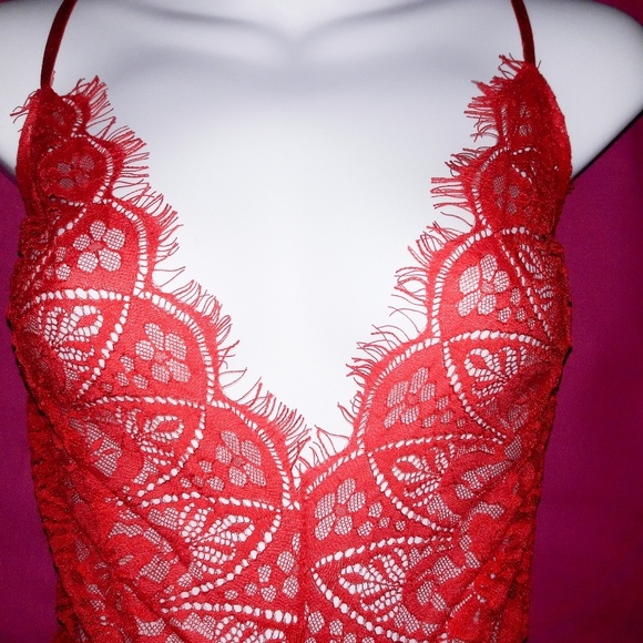 Red Geometric Eyelash Lace Bodysuit Romper Teddy - Picture 5 of 7